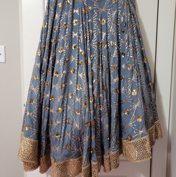Indian lehnga - Picture 1 of 6